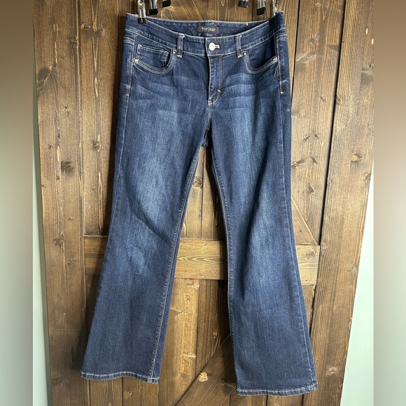 White House Black Market Denim - (12)
White House Black Market• Boot Cut•dark wash•Size 10S•EUC